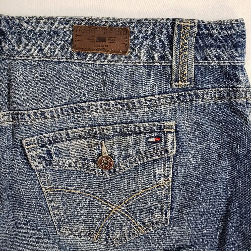 Tommy Hilfiger Womens Shorts Size 8 Blue Jean Denim Low Rise Flap Pockets Cotton - Picture 4 of 6